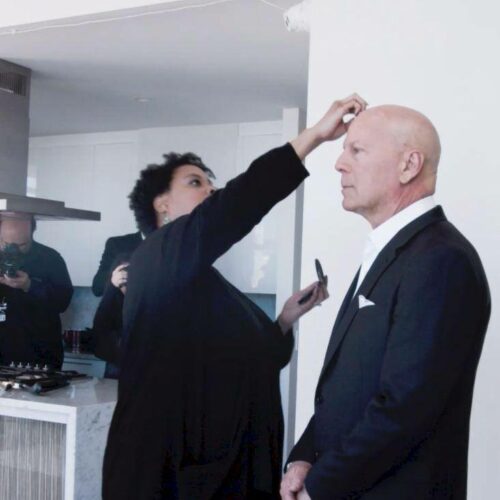 Αυτός είναι ο πραγματικός Bruce Willis!