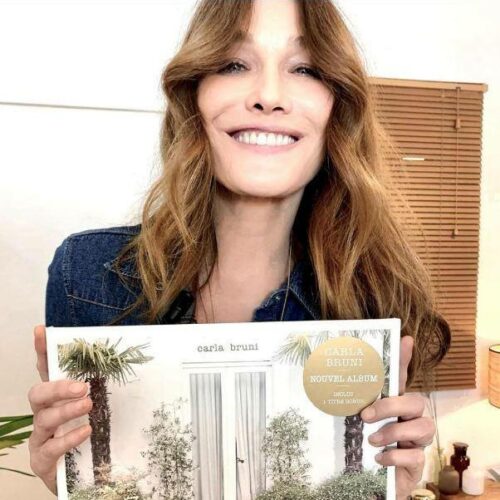 Το πρώτο άλμπουμ της Carla Bruni ύστερα από 7 χρόνια είναι γεγονός!