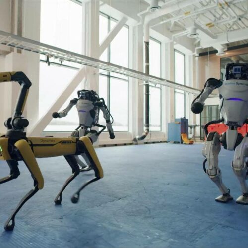 Τα ρομπότ της Boston Dynamics αποχαιρέτησαν με “κουνήματα” το 2020
