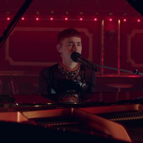 Η διασκευή του “It’s A Sin” από τους Years & Years