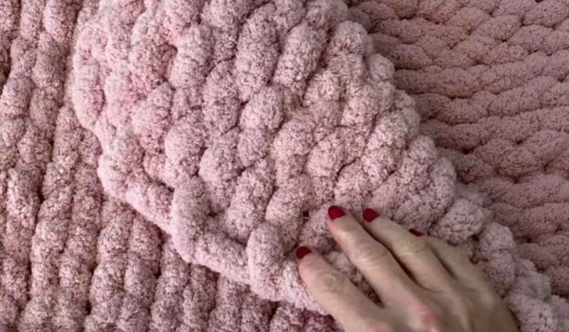 DIY : Φτιάξε μια κουβέρτα με τα δάχτυλα σου