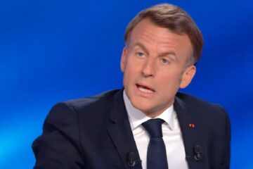Εμανουέλ Μακρόν: Η πρόταση για απαγόρευση των socia media