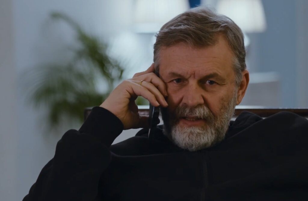 Η γη της ελιάς: Ο Τζον εξομολογείται ότι κοιτάζει άλλη γυναίκα