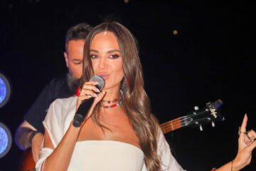 Ρία Ελληνίδου: Η λαμπερή απονομή των πλατινένιων επιτυχίων