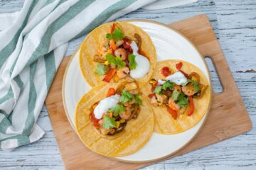 Συνταγή: Tacos με γύρο κοτότουλο και ελληνικά λαχανικά