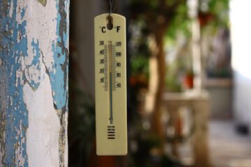 Καιρός: Kύμα ζέστης μέχρι του Αγίου Πνεύματος