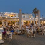 Πάρος: Το Axinos Seafood Restaurant – Bar  δίπλα στο κύμα