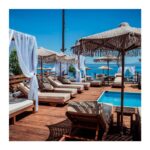 Obi Seaside Venue: Ο επίγειος καλοκαιρινός παράδεισος στην παραλία Αγκώνα