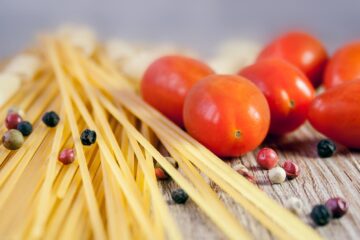 Μακαρονάδα: Συνταγή με πέντε μόνο υλικά